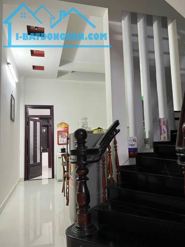 Bán nhà 3 tầng mặt tiền đường Chi Lăng, phường Phú Hậu, Quận Phú Xuân, TP Huế, chỉ 3,4 tỷ - 2