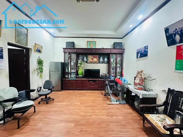 Siêu Phẩm 5 Tầng, Nguyễn Trãi, Thanh Xuân, 72m2 Nhà Đẹp Tặng Full Nội Thất Chỉ Hơn 11 Tỷ