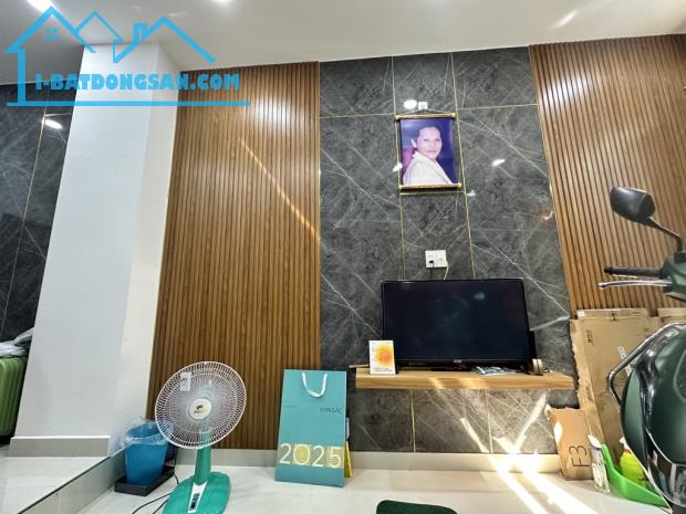NHÀ ĐẸP 3 TẦNG - HẺM AN NINH, SẠCH SẼ 30m2 - QUẬN 10 - ĐƯỜNG 3 THÁNG 2 - CHỈ 5,X - 3