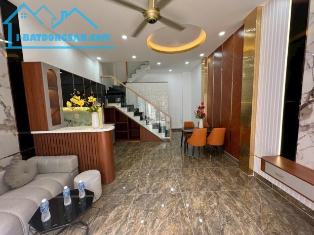 HẺM XE HƠI, 4 TẦNG FULL NỘI THẤT, 38M2, SỔ NỞ HẬU, TRƯỜNG CHINH GIÁ HƠN 6 TỶ