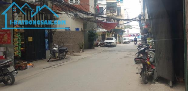 Bán nhà phố Huỳnh Thúc Kháng Kéo dài kinh doanh 23 tỷ. Nhà 5 tầng mỗi tầng 2 phòng thông t