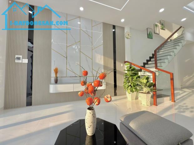 NHÀ LẦU ĐẸP GẦN TRƯỜNG LÁI BỬU LONG – CÁCH TRUNG TÂM BIÊN HÒA 10 PHÚT – GIÁ CỰC YÊU THƯƠNG - 1