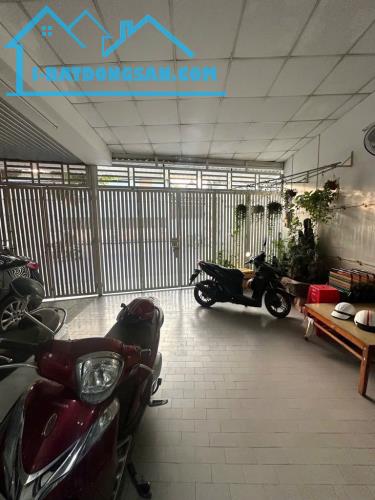 CHỦ CẦN BÁN GẤP NHÀ 2 MẶT TIỀN-HẺM XE HƠI- KINH DAONH TỐT- 100M2 NHĨNH 9 TỶ - 1