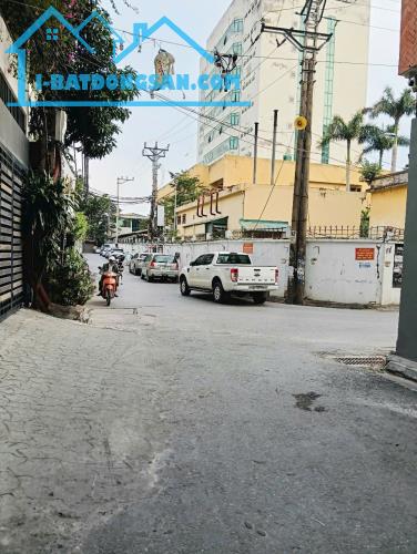 SIÊU RẺ- NHỈNH 8 TỶ - BÁN NHÀ DÂN XÂY- NGUYỄN VĂN CỪ 55M-NGÕ THÔNG-Ô TÔ-KINH DOANH - 3