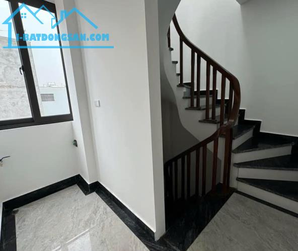 B.ÁN NHÀ DI TRẠCH_33M2X5T, VIEW VÀNH ĐAI 3,5, NGÕ NÔNG, SÁT Ô TÔ, NHỈNH 4 TỶ XÍU