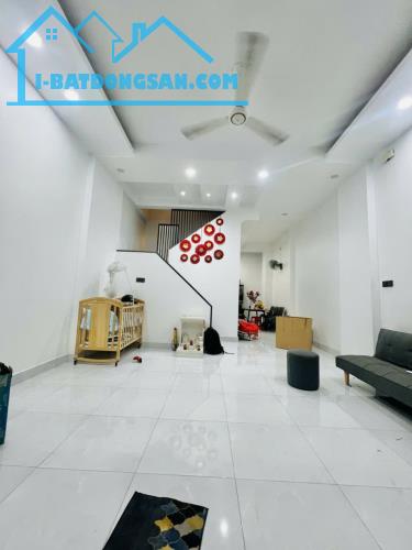 Nhà rộng - mới - hẻm ô tô tránh, đối diện Celadon, 4.9 tỷ - 1