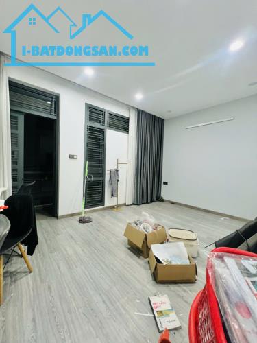 Nhà rộng - mới - hẻm ô tô tránh, đối diện Celadon, 4.9 tỷ - 3