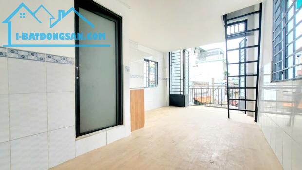 Bán Căn hộ dịchvụ  - kinh doanh - 117m2 - Giá chỉ 8.5 tỷ .