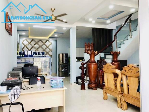 Bán gấp nhà ngay Bùi Thị Xuân P3 Tân Bình 58,5m2 chỉ 3tỷ090 LH x785034814
