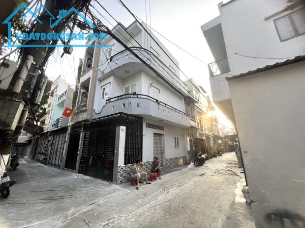 Bán nhà quận 6 - Hẻm xe hơi - Góc hai mặt hẻm thoáng mát 4.9 T - 4