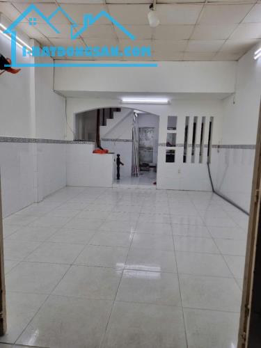 NHÀ ĐƯỜNG HÀNG DƯƠNG - KINH DƯƠNG VƯƠNG 4.5X18, 2 TẦNG, HẺM 8M CHỈ  NHỈN 4 TỶ.