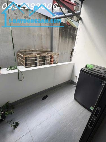 Cần bán nhà Cầu Giấy Vị trí đẹp trung tâm, ngõ ba gác 4 tầng x18m 3,8 tỉ - 4