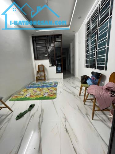 Bán nhà lô góc phố Trích Sài,gara, diện tích 35m2,giá 13.8 tỷ