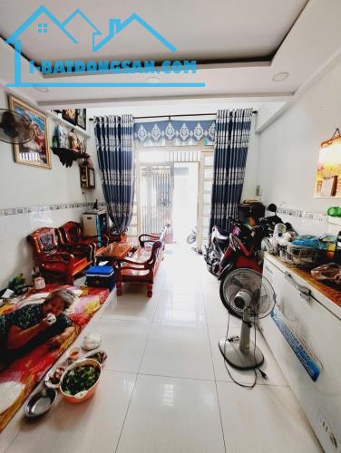 BÁN NHÀ BÌNH TÂN- 5 PHÚT QUA AEON TÂN PHÚ – DT: 32M2 – 5 TẦNG -HẺM XE HƠI- GIÁ: 3.9Đ - 1