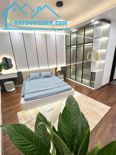 NHỈNH 5 TỶ - SIÊU PHẨM ĐỘI CẤN - BA ĐÌNH - GẦN Ô TÔ - GẦN HỒ - NGÕ THÔNG - 37M*5T - FULL - 3