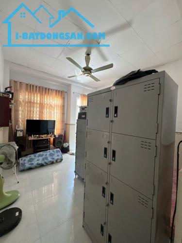 BÁN NHÀ LÊ VĂN QUỚI- HẺM XE HƠI 10M RA MẶT TIỀN – DT:40M2- 2 TẦNG- GIÁ: 4.2Đ - 2