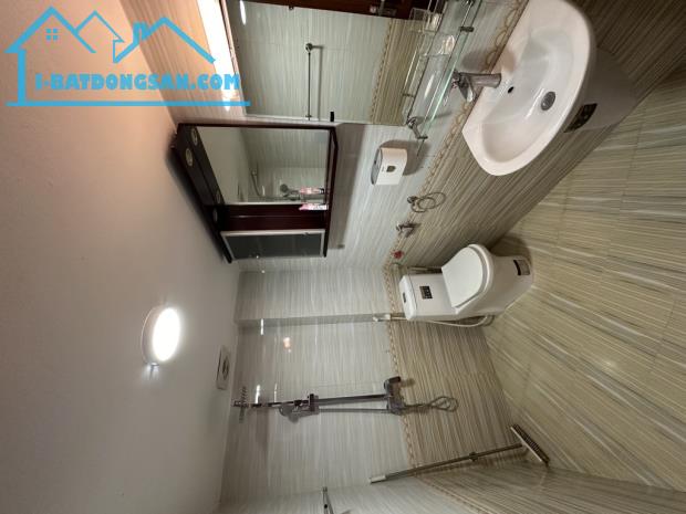 Bán nhà dân xây Ngọc Thụy Long Biên oto đỗ gần trục chính 17m giá hơn 5 tỷ