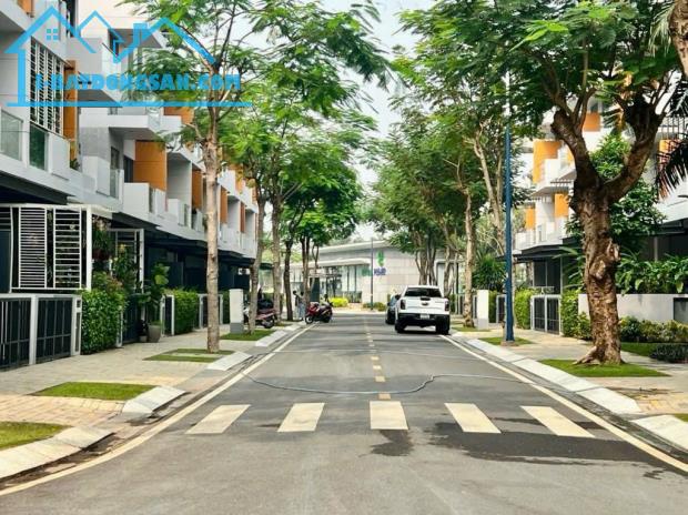 ✈️CHỦ GẤP BÁN ĐI NƯỚC NGOÀI  BIỆT THỰ LOVERA PREMIER KHANG ĐIỀN BÌNH CHÁNH - 160M2(10×16)