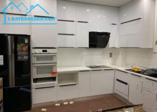 Cần bán gấp nhà phân lô phố Hoàng Quốc Việt 64m2, 4T, 2 mặt ngõ, ô tô, giá tốt - 1