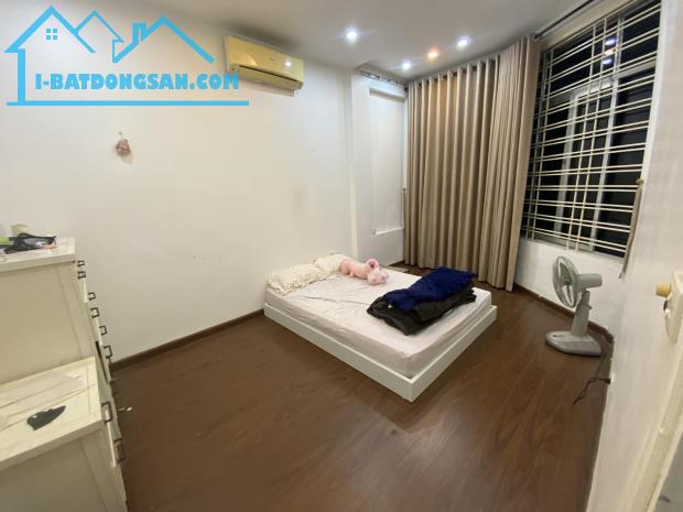 Cần bán gấp nhà phân lô phố Hoàng Quốc Việt 64m2, 4T, 2 mặt ngõ, ô tô, giá tốt - 3