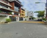 Bán nhà Phố Lâm Hạ Bồ Đề Long Biên DT 112 m2 mặt tiền 7 m oto đỗ cửa view hồ và vườn hoa.