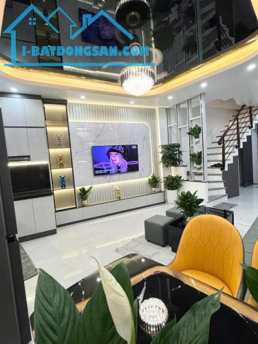 Siêu phẩm phố đội cấn - 5 tầng kbt chắc chắn - 37m2 giá 5.88 tỷ là quá rẻ - sổ nở hậu - 4