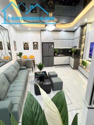 Siêu phẩm phố đội cấn - 5 tầng kbt chắc chắn - 37m2 giá 5.88 tỷ là quá rẻ - sổ nở hậu - 3