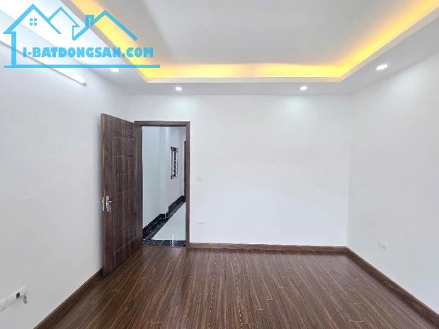 Chính chủ gửi bán. Căn nhà tại Thọ Am Liên Ninh 40m2.4tầng mặt tiền 5m. Giá 4,3tỉ - 3