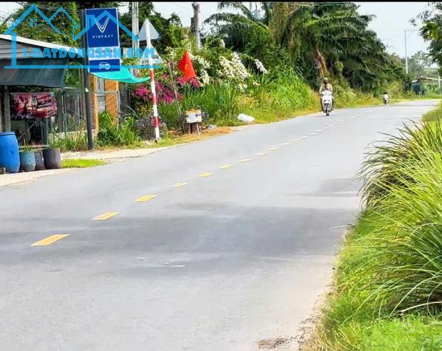 Bán gấp lô đất 200 m2 mặt tiền đường nhựa Hương Lộ 2,  Lộc Hưng, Trảng Bàng, Tây Ninh.Bán