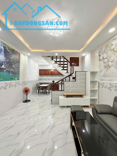 BÁN NHÀ  - NGAY CHỢ PHẠM VĂN BẠCH - HẺM NHỰA XE HƠI THÔNG - 36 M2 - HƠN 4 TỶ