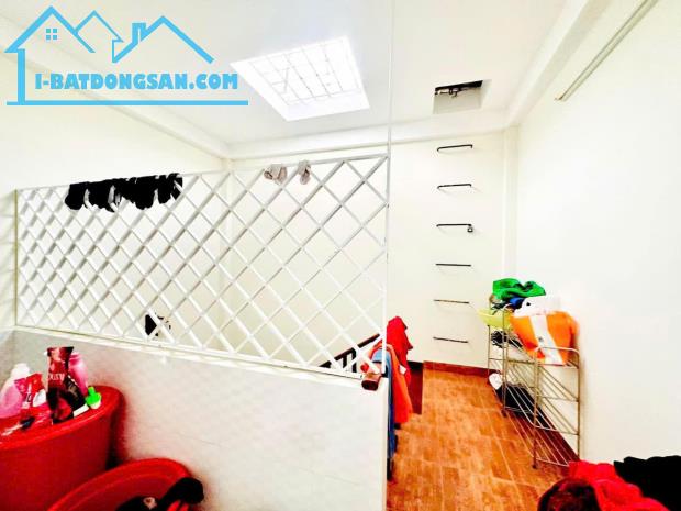 Bán nhà ngõ 358 Bùi Xương Trạch - Thanh Xuân. 30M x 5 Tầng. Lô góc, Oto đỗ cửa. Giá 5.8 TỶ - 2