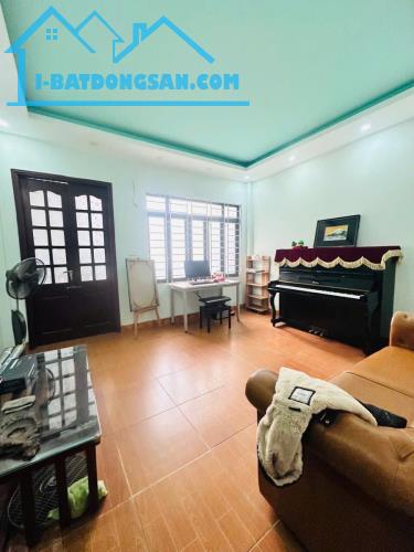 Hot! Nhà Trần Cung, OTO, ngay phố, ngõ to rộng, dòng tiền, 52m2, giá cực tốt.