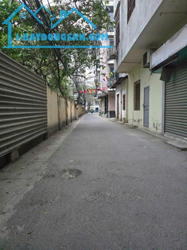 NHÀ KHUẤT DUY TIẾN GIÁ RẺ, CHỈ 270TR/M, PHÂN LÔ BÀN CỜ, THÔNG Ô TÔ QUA NHÀ