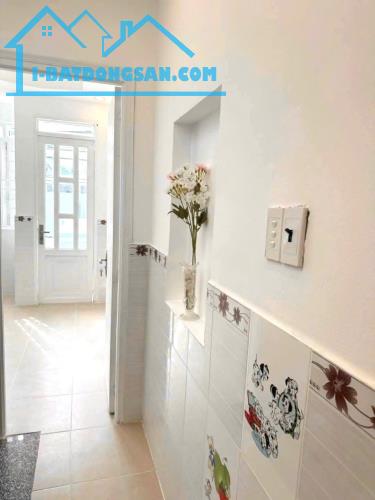 Bán nhà gần mặt tiền Quận 8 Đúc 3 lầu BTCT 4PN nhỉnh 3tỷ TL - 1