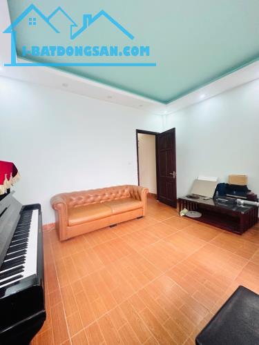 SIÊU PHẨM TRẦN CUNG - DÂN XÂY - Ô TÔ LÙI CỬA - NGÕ 4M - VÀI BƯỚC RA PHỐ - 52M2 - MT 4.5M - 2