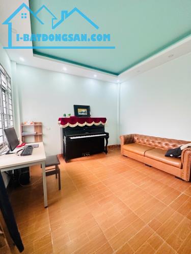 SIÊU PHẨM TRẦN CUNG - DÂN XÂY - Ô TÔ LÙI CỬA - NGÕ 4M - VÀI BƯỚC RA PHỐ - 52M2 - MT 4.5M - 4