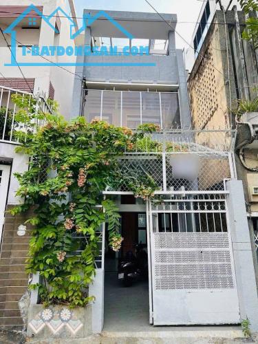 Cho Thuê Nhà 4 Tầng, 4pn, tại Hoàng Việt,P4,Tân Bình, 25tr/Th