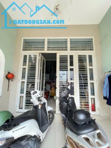 Bán nhà 2 tầng, hẻm xe hơi, 2 mặt tiền thông thoáng, 60m2 , 4.x tỉ - 3