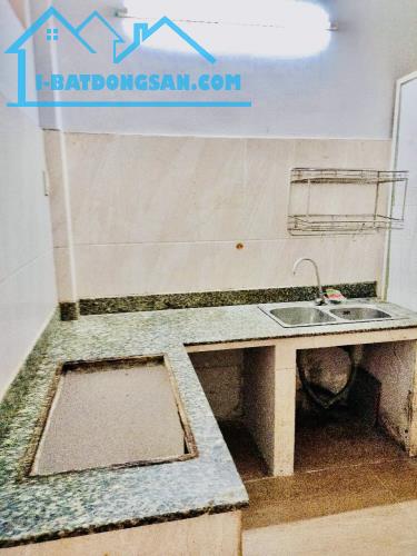 - SÁT Q 1,5 -  ÂU DƯƠNG LÂN P2 - Q8 HẺM SẠCH ĐẸP - 30 M2 ( 3 * 10). GIÁ 3.73 TỈ . TL - 4