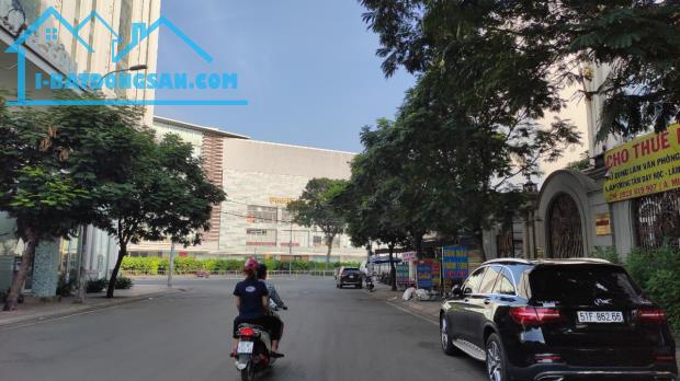 Nhà 4 tầng, hẻm ô tô Tân Kỳ Tân Quý, đối diện Aeon, 6 tỷ