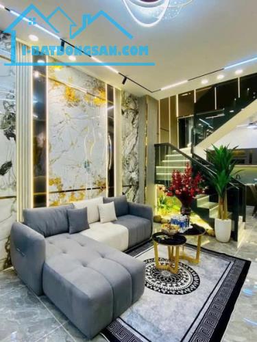 Nhà Lê Văn Lương Q7 - gần ĐH TÔN ĐỨC THẮNG - BTCT - 3PN - 4 tỷ hơn TL