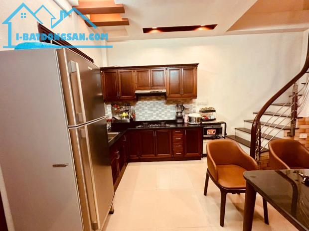 Bán nhà riêng Đê La Thành Đống Đa 22m 4 tầng mặt ngõ thông kinh doanh chỉ 4.x tỷ lh