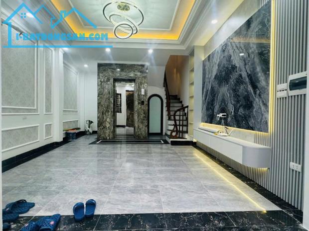 🔥 NHÀ GẦN NGUYỄN TRÃI, 38M2, 6 TẦNG, MT 4.5M, THANG MÁY, GIÁ 8.9 TỶ