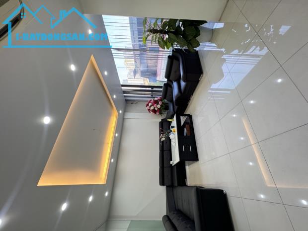 Bán tòa văn phòng view hồ tại Nguyễn Xiển 106m2*8T*8,8MT giá 4x tỷ lh 0945336319 - 2