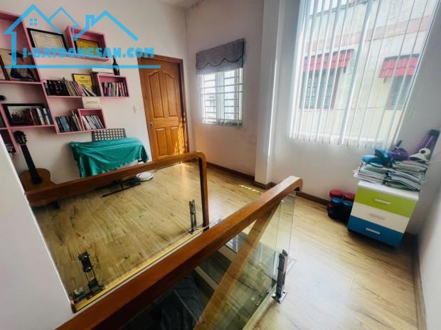 KHU VIP TÂN SƠN NHÌ, TÂN PHÚ, HẺM Ô TÔ 6M, 68M2 (5MX14M), NHÀ ĐẸP LONG LANH, GIÁ 8.2 TỶ - 1