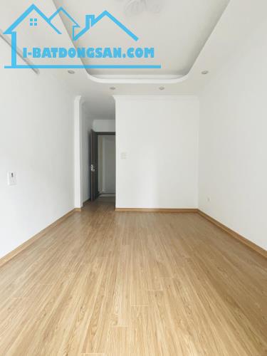 CHỈ 4.X TỶ BÁN NHANH NHÀ XUÂN ĐỖ CỰ KHỐI 30M2 5T Ô TÔ ĐỖ GẦN NHÀ, SIÊU HIẾM - 1
