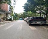 Nhà Hoàng Văn Thái  30m, mặt tiền 5m, giá 5tỷ2.