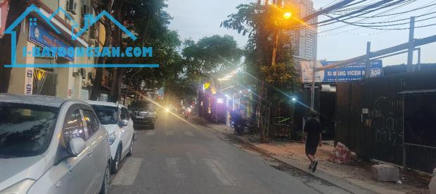 MẶT PHỐ HÀ ĐÔNG - KINH DOANH SẦM UẤT - SÁT CẦU TRẮNG - XÂY TOÀ VP RẤT TUYỆT - KHU VỰC ĐANG