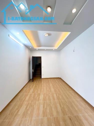 NHÀ THANH NHÀN  TRUNG TÂM HAI BÀ TRƯNG - NGÕ THÔNG KINH DOANH - GẦN PHỐ - 5 TẦNG CHẮC CHẮN - 1