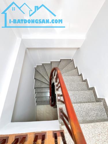 NHÀ THANH NHÀN  TRUNG TÂM HAI BÀ TRƯNG - NGÕ THÔNG KINH DOANH - GẦN PHỐ - 5 TẦNG CHẮC CHẮN - 2